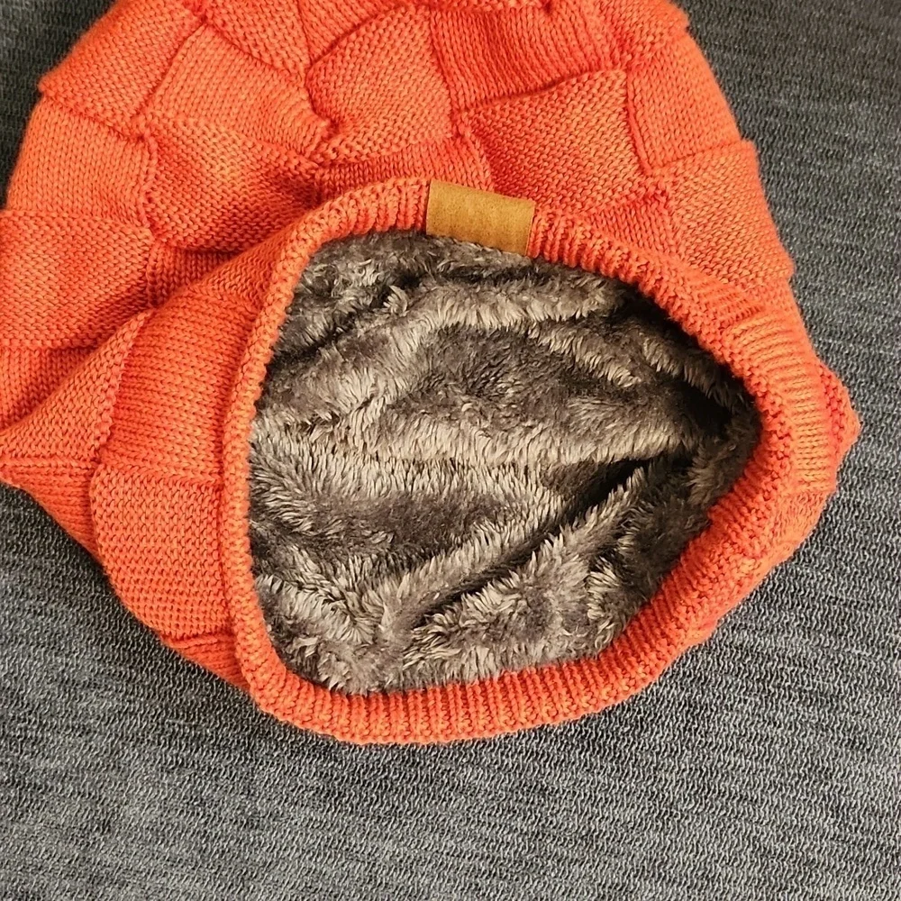 NWOT REDESS beanie hat unisex warm knit slouchy